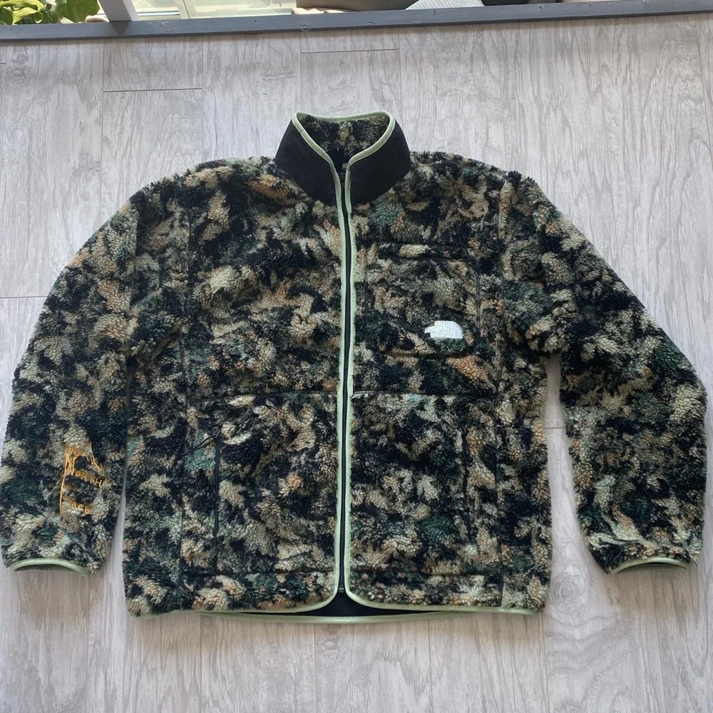 The North Face Full Zip-Up Jacket (Large) - Picture 1 of 7